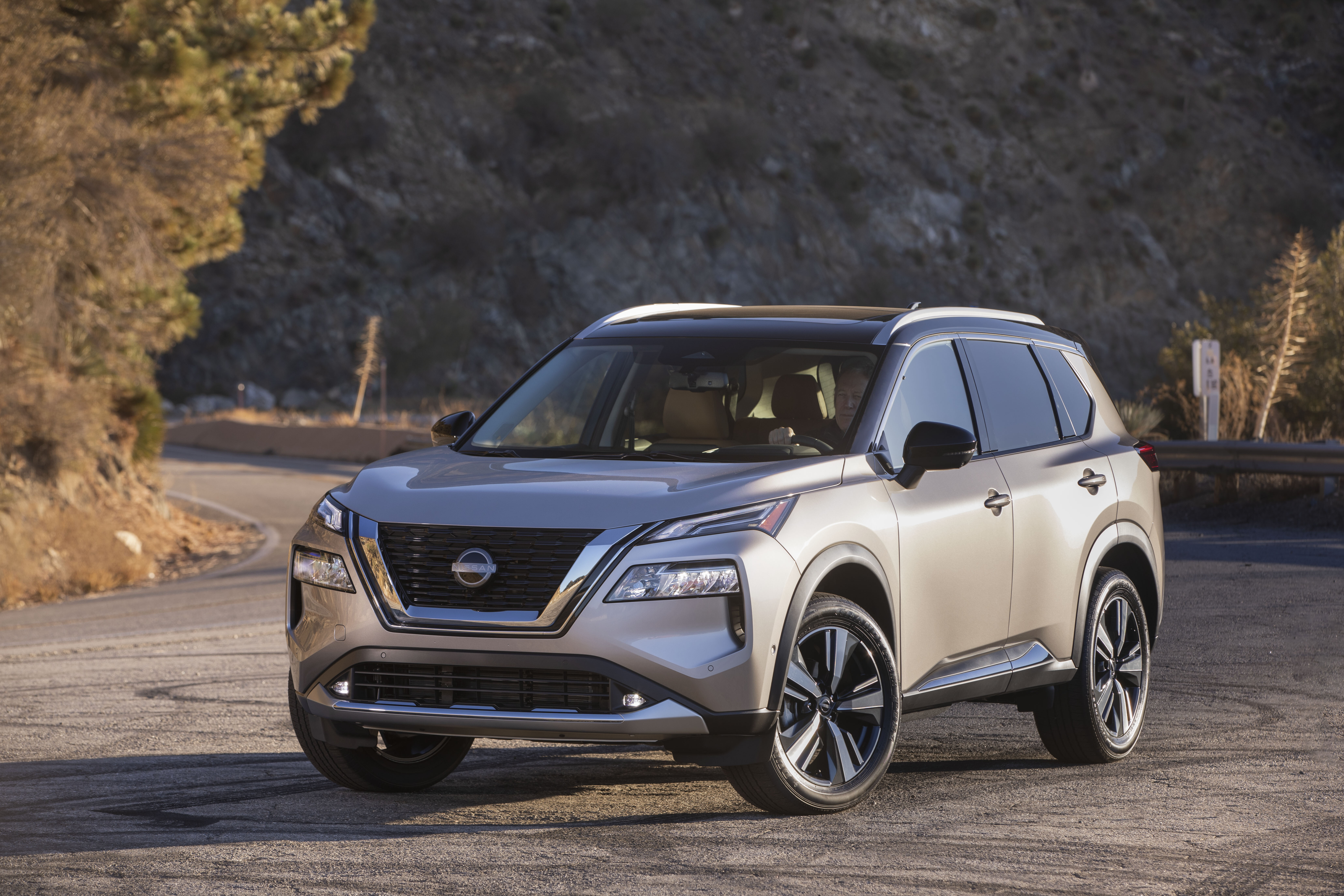 Wheels Reviews 2022 Nissan Rogue Static Front US Spec