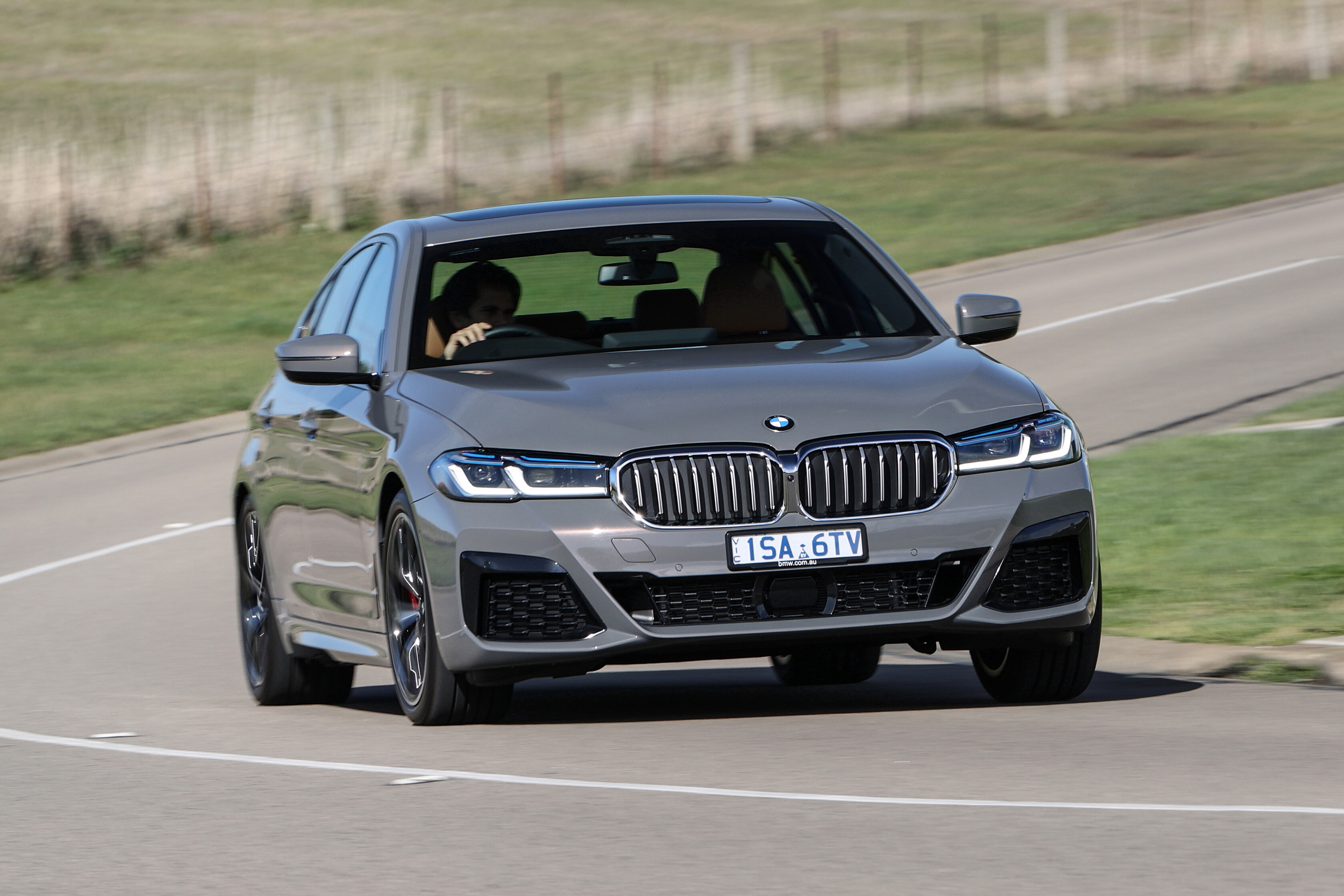 2021 BMW 530e review feature
