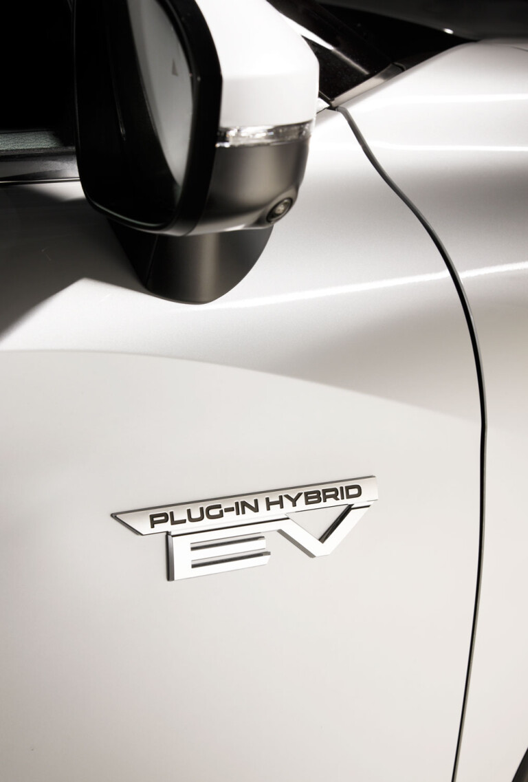 2022 Mitsubishi Outlander PHEV Exceed Tourer Interior 5