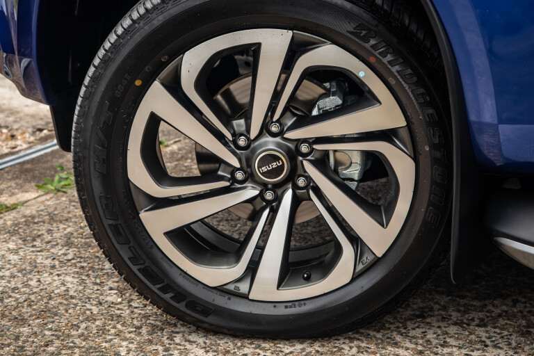 Wheels Reviews 2021 Isuzu MU X LS T Long Term Cobalt Blue Mica Australia Detail Wheel Tyres Specifications S Rawlings