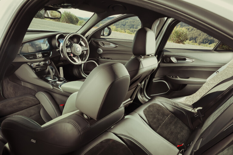 Motor Reviews Alfa Giulia Q Interior