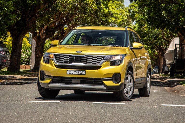 Wheels Reviews 2022 Kia Seltos S Starbright Yellow Dynamic Front Turning Australia S Rawlings