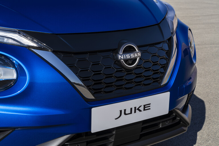 Nissan Juke Hybrid Blue Detail 03 JPG