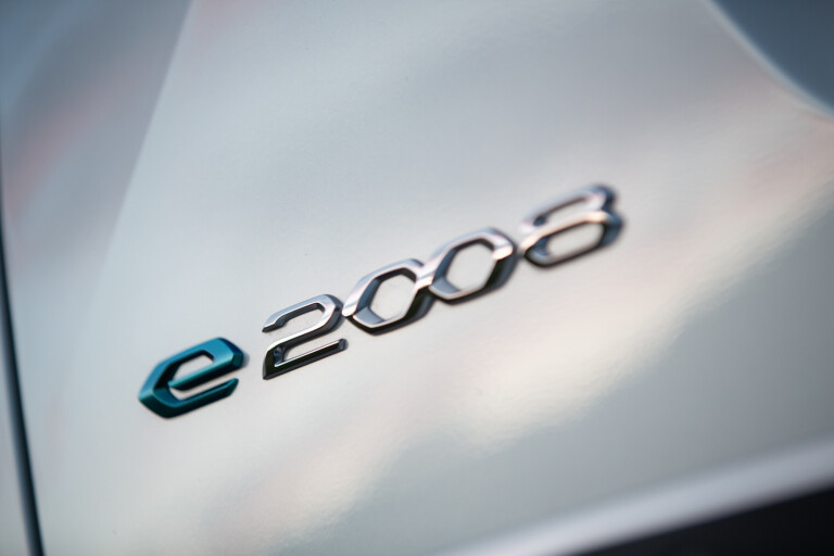 2023 Peugeot E 2008 SUV Press Extra 3