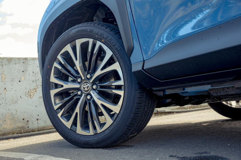 Wheels Reviews 2021 Toyota Yaris Cross Hybrid 2 WD Urban Detail Wheel