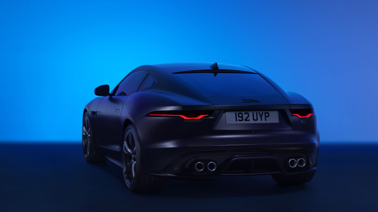 003 Jag F TYPE 24 MY Coupe Exterior Rear 3 Qr 026 PR 111022