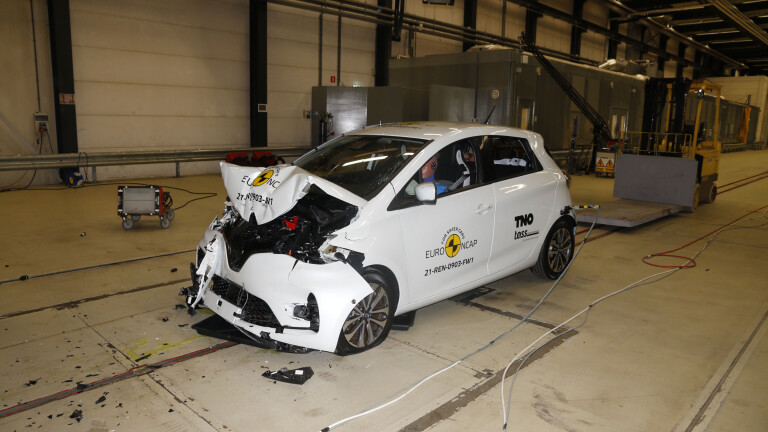 2021 Renault ZOE Euro NCAP Crash Test 3