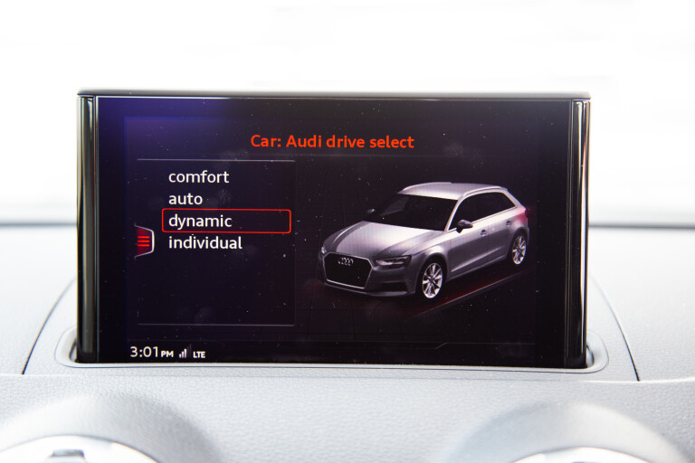 Motor Reviews Audi RS 3 Drive Modes