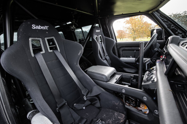Motor Features Land Rover Defender Stunt Car 2