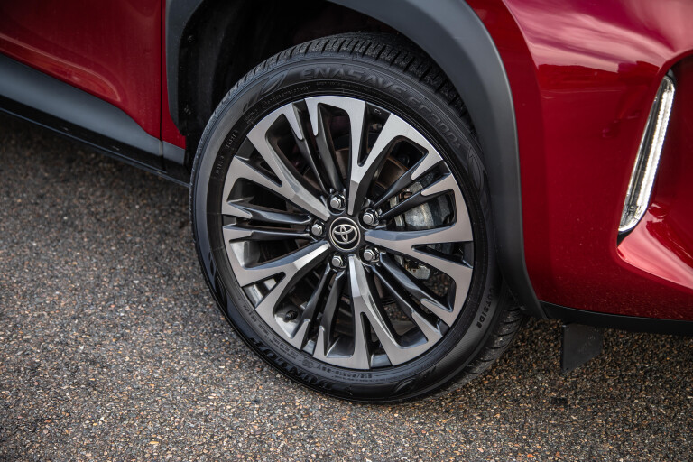 Wheels Reviews 2022 Toyota Yaris Cross Hybrid Urban Atomic Rush Australia Detail Wheel S Rawlings