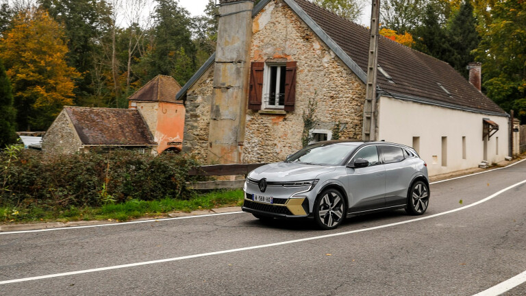 Wheels Reviews 2022 Renault Megane E Tech Electric Grey EU Spec Dynamic Road 4 Front