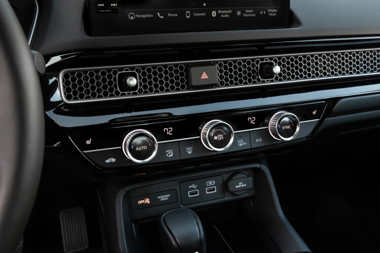 Wheels Reviews 2022 Honda Civic Touring Sedan US Spec Interior Climate Control Panel