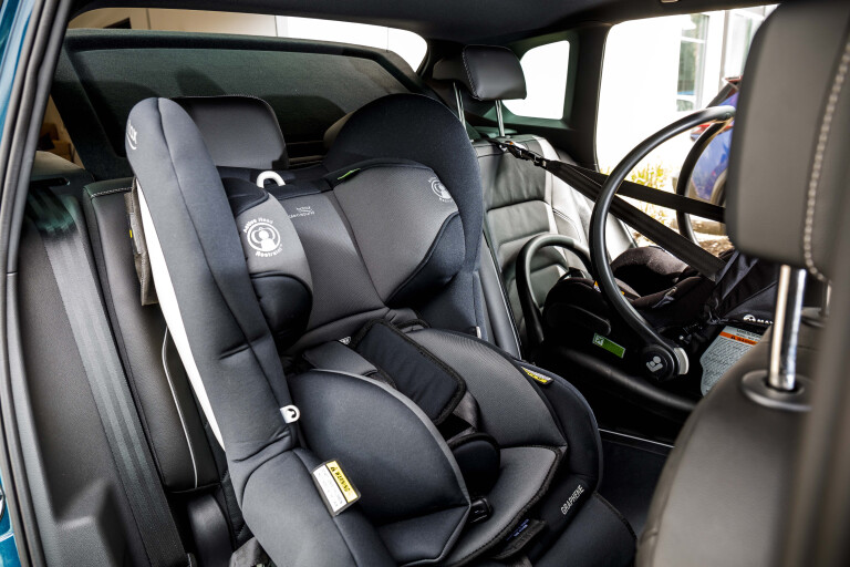 Midsize SUV Megatest Child Seat Installation E Dewar 221213 1