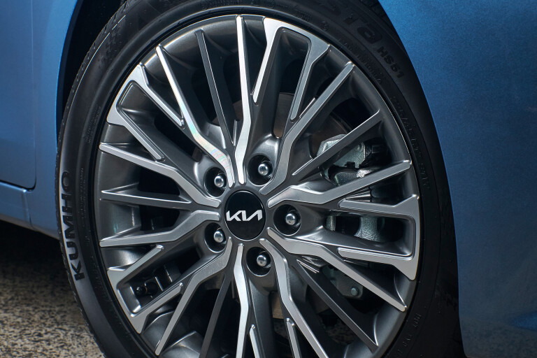 Which Car Car Reviews 2022 Kia Cerato Sport Plus Facelift Wheel