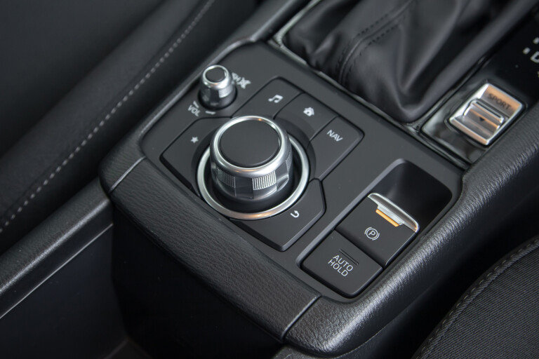 Which Car Car Reviews 2021 Mazda CX 3 Maxx Sport FWD Mazda Connect Controller