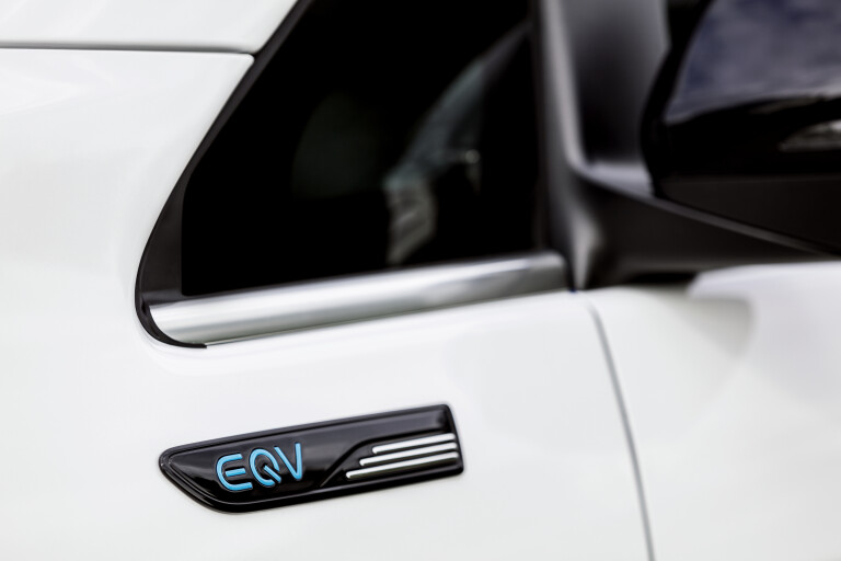 2023 Mercedes-Benz EQV Electric Van Overseas 03
