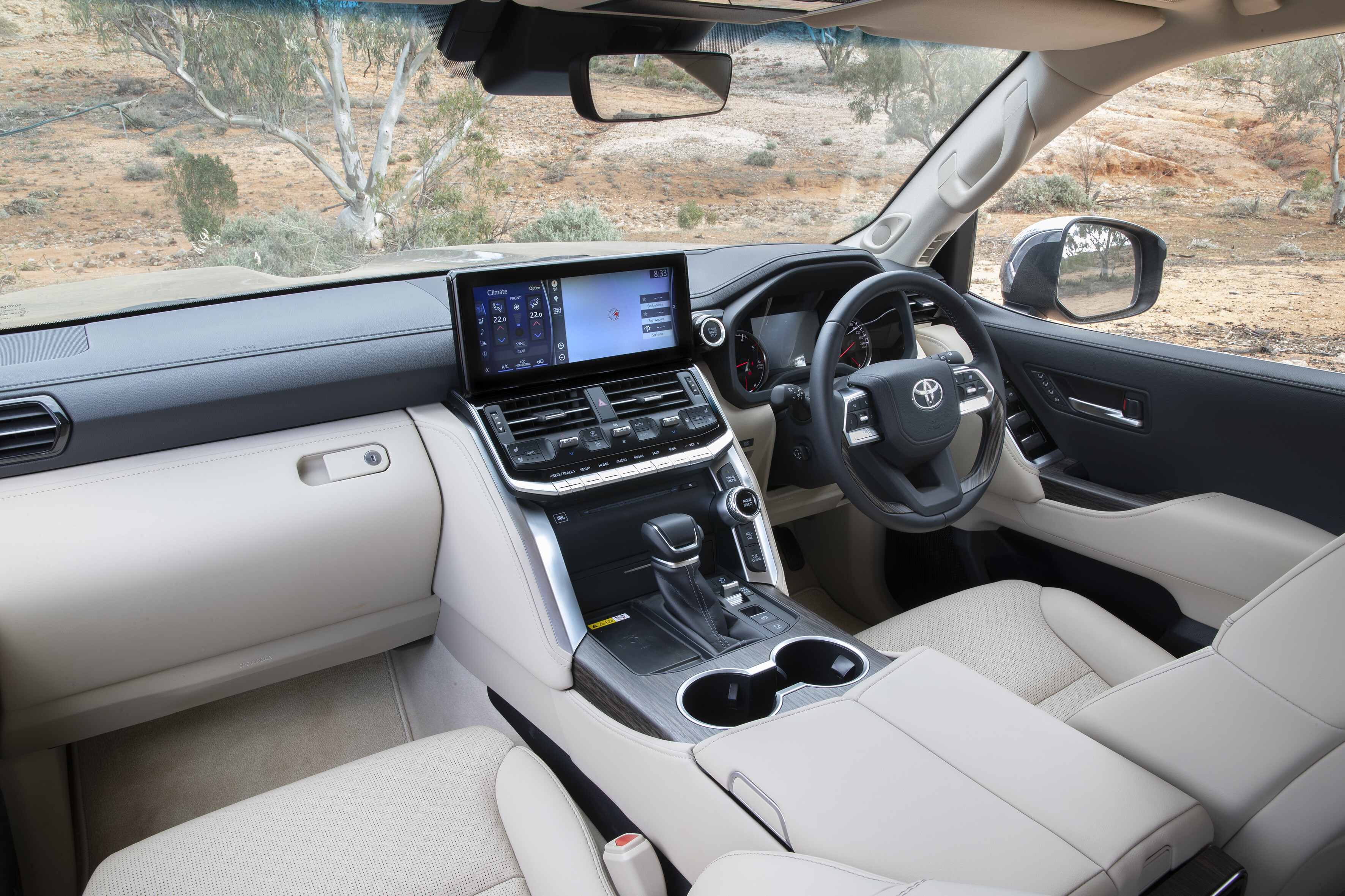 2022 Toyota LandCruiser 300 interior design and features