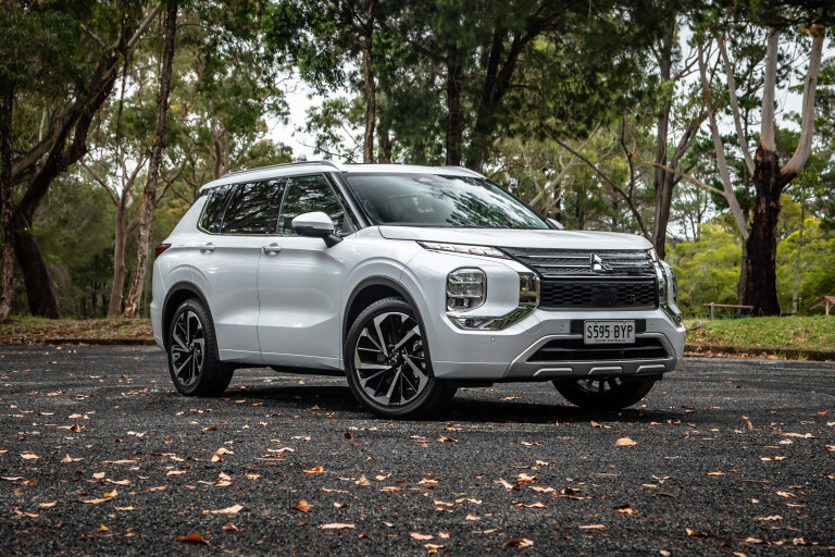 Wheels Reviews 2022 Mitsubishi Outlander Exceed White Australia Static Front S Rawlings