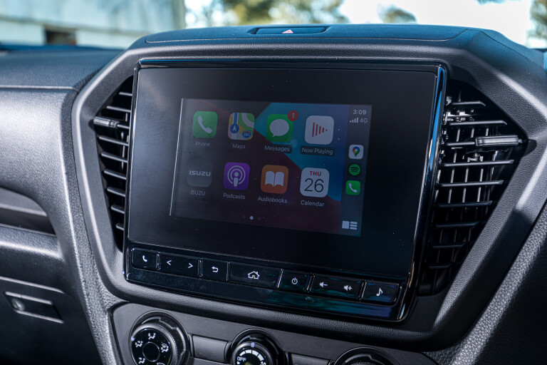 Wheels Reviews 2021 Isuzu D Max 4 X 2 SX Single Cab Chassis Ute Auto Interior Infotainment Screen Carplay Menu