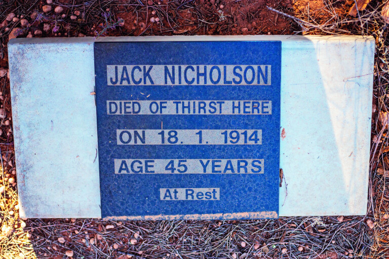 4 X 4 Australia Explore Jack Nicholson Head Stone