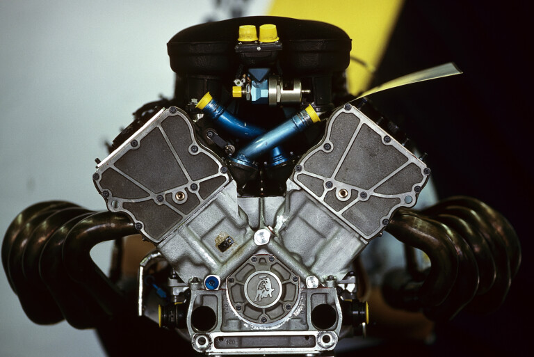 Motor Features Lamborghini V 12 F 1 Engine 3