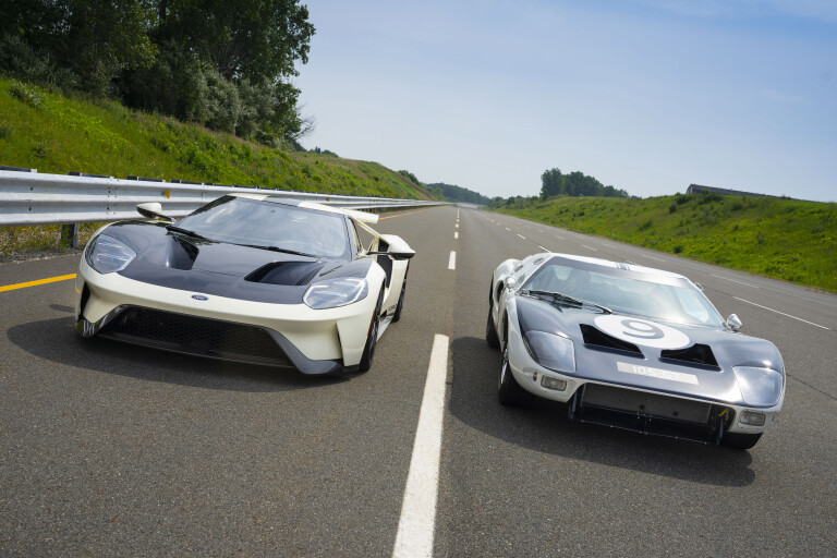 2022 Ford GT 64 Heritage Editionand 1964 Ford G Tprototype 05