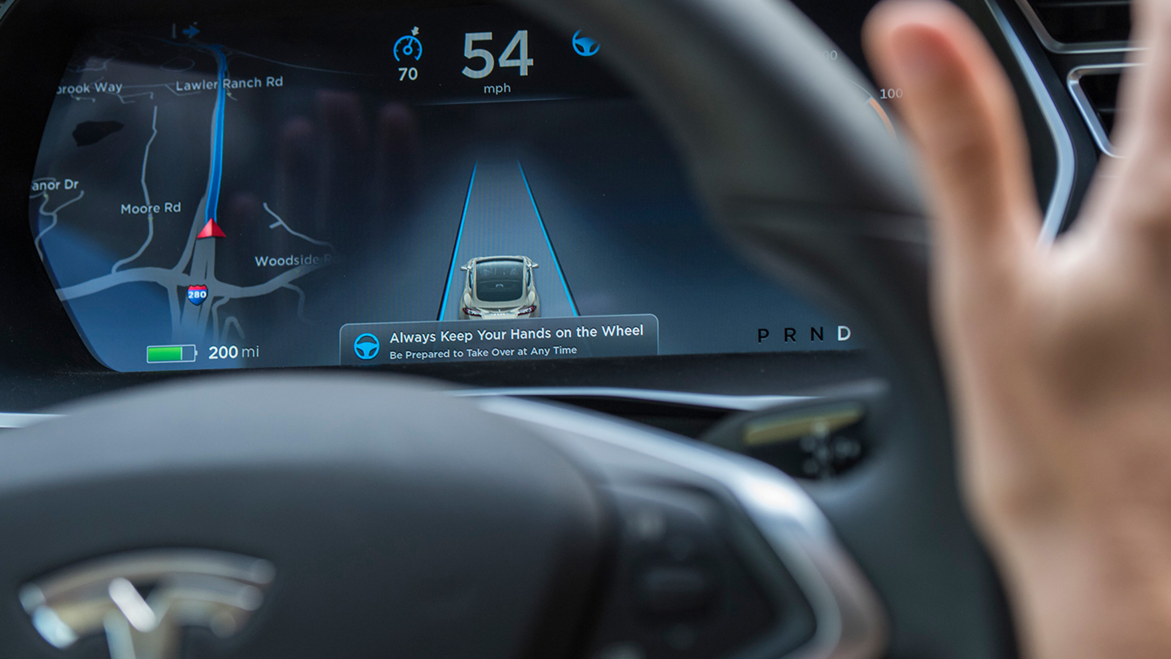 Tesla gifts Enhanced Autopilot trial for the holiday