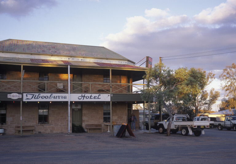 4 X 4 Australia Explore 2022 Broken Hill Tibooburra Pub