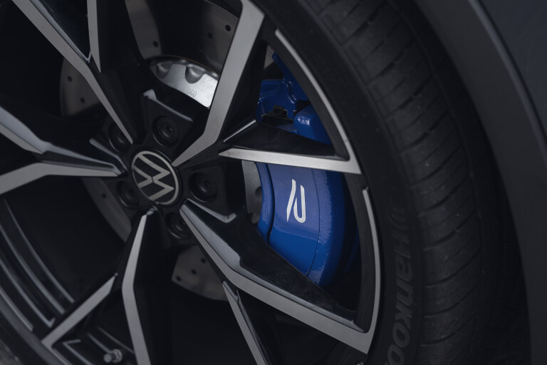 Wheels Reviews 2023 Volkswagen Tiguan R Grid 16