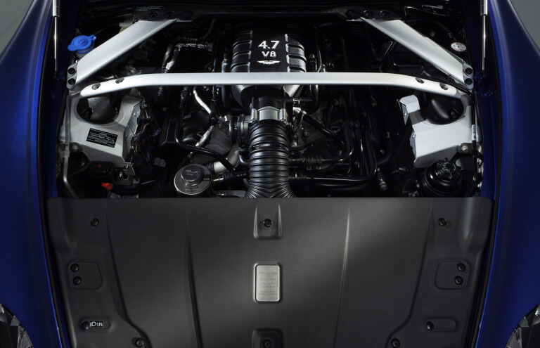 Motor Features Aston Martin V 8 Vantage S 26