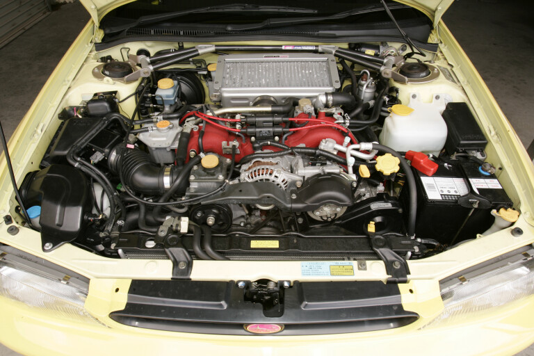 Motor Features MY 98 Type R Engine
