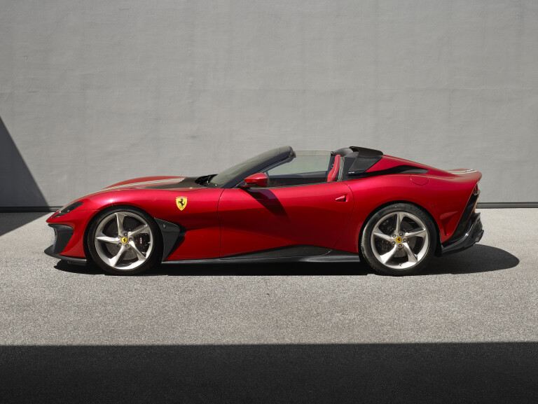 Ferrari SP 51 6