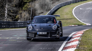 Porsche GT2 RS MR claims Nuerburgring lap record