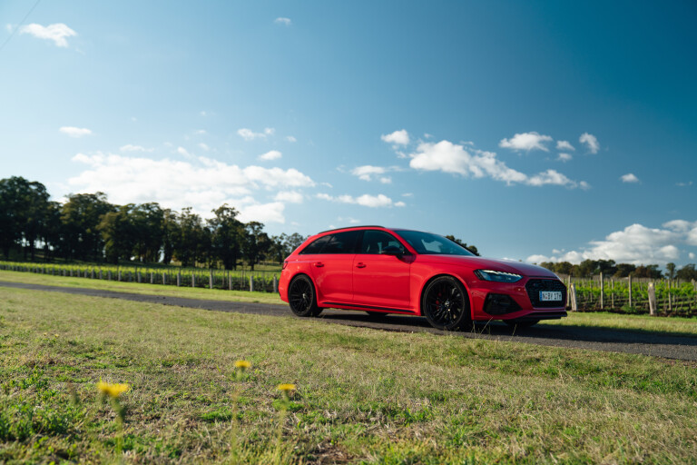 Motor Reviews 2021 Audi RS 4 Front Quarter Field