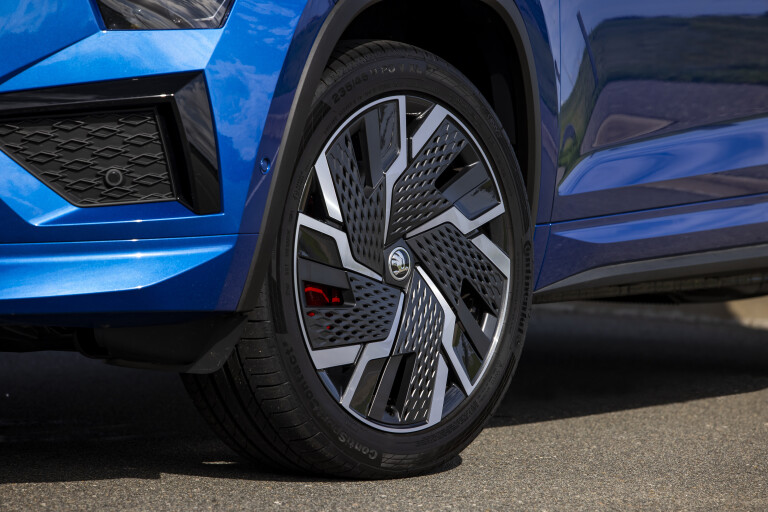 Wheels Reviews 2022 Skoda Kodiaq RS Race Blue Metallic Australia Detail Wheel 2