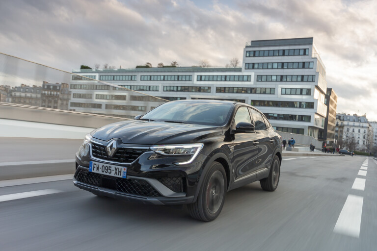 2021 Renault ARKANA Tests Drive Metallic Black 1
