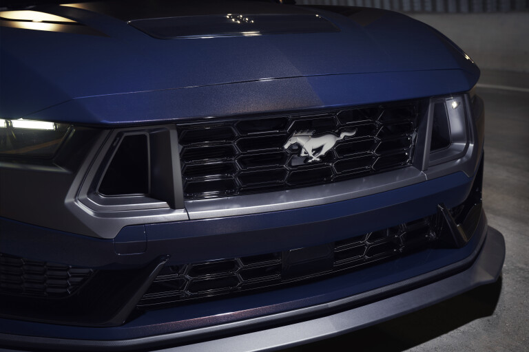 2023 Ford Mustang Dark Horse 02
