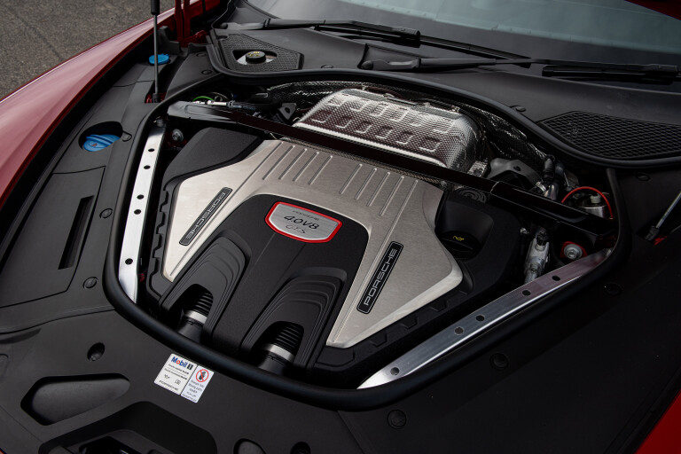 Motor Reviews 2021 Porsche Panamera GTS Engine