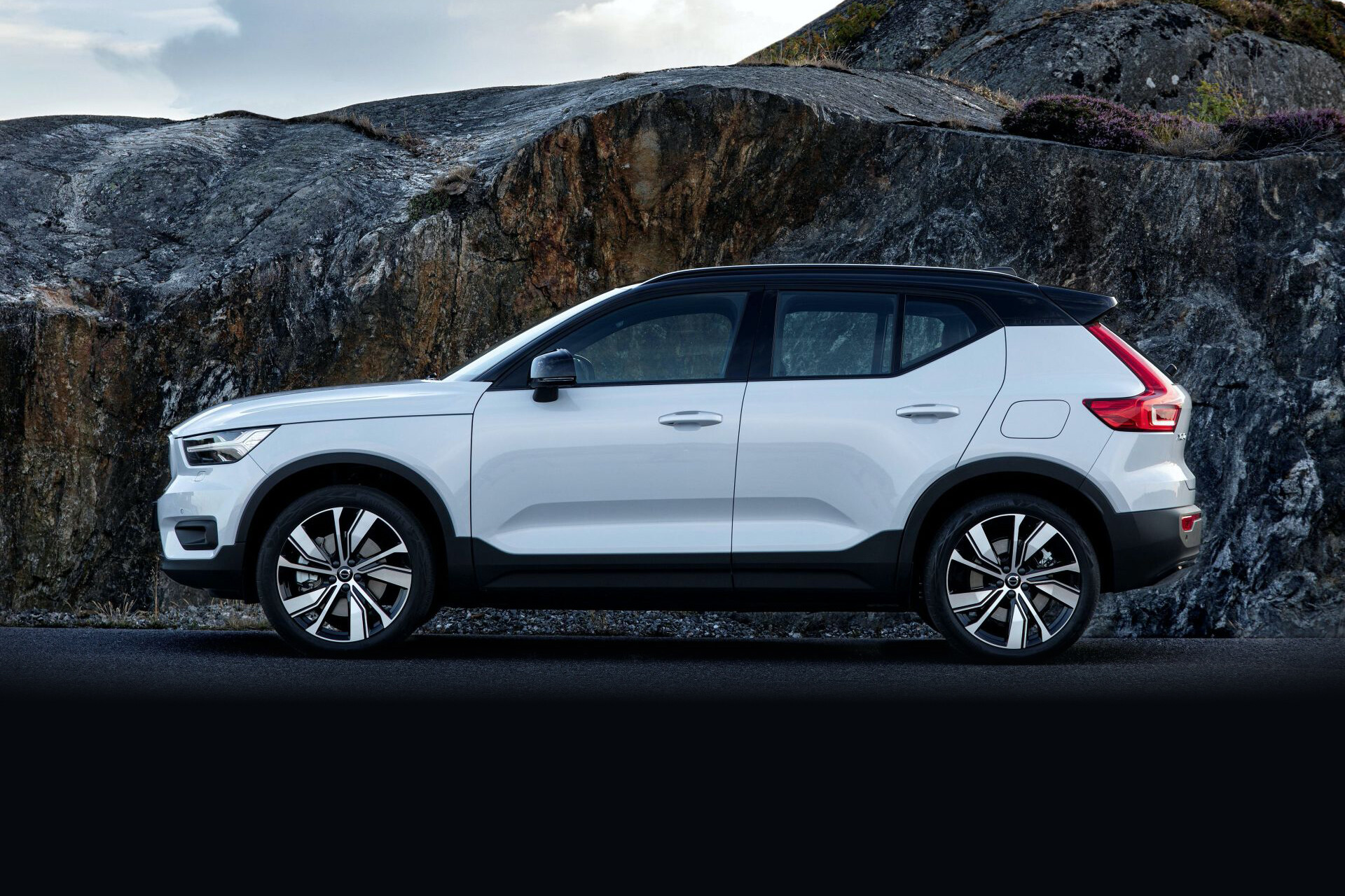 Volvo XC40 Recharge Pure awarded rating