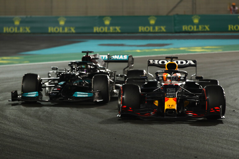 Motor Features Lewis Hamilton Max Verstappen Abu Dhabi Grand Prix Formula 1 8