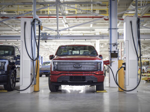 Ford F 150 Lightning Production Rouge 3