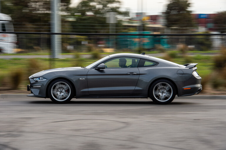 Motor Reviews 2021 Ford Mustang GT Auto Left Side Panning