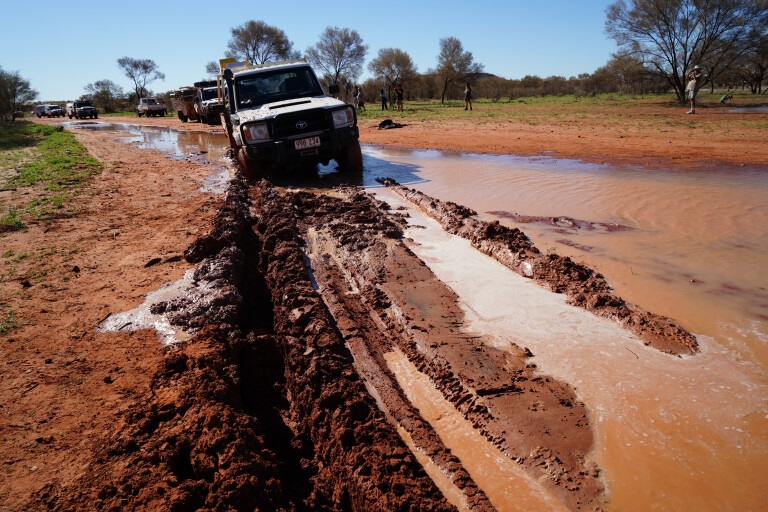 4 X 4 Australia Explore Rescuing Our Bogged Tradie From The Red Mud