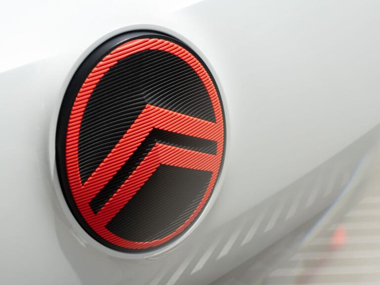 Citroen reveals new logo
