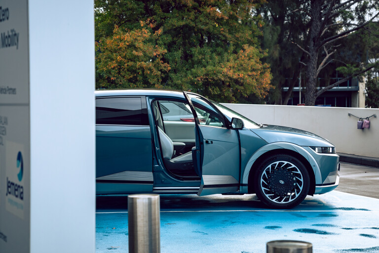 2022 Hyundai Ioniq 5 V Tesla Model 3 Comparison Wheels Wielecki 10
