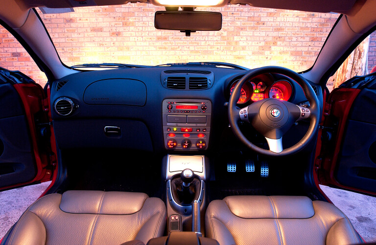 Motor Features Alfa G Tv 350 Z Alfa Interior