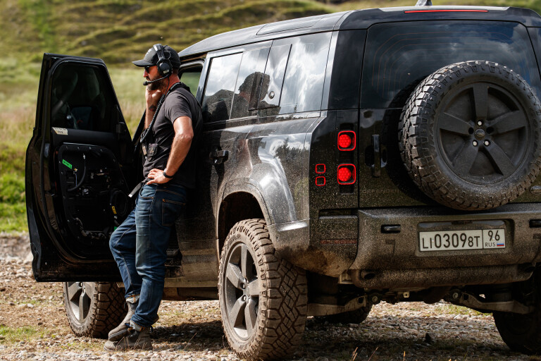 Motor Features LR Defender Behind The Scenes Of Stunt Coordinator Lee Morrison With The New Land Rover Defender Featured In No Time To Die 131119 004
