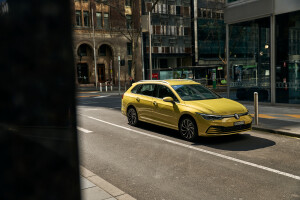 Wheels Reviews 2021 Volkswagen Golf Wagon Life Pomelo Yellow Premium Metallic Static Front Streetside Australia J Ostwald