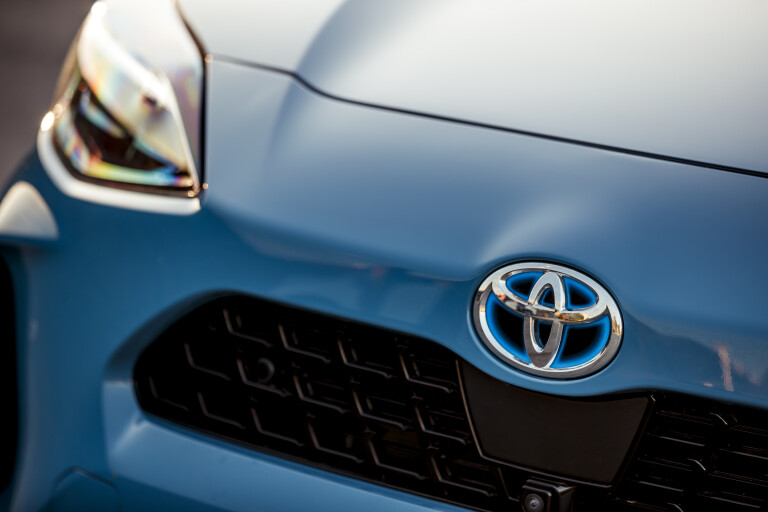 E Dewar 2021 Toyota Yaris Cross Hybrid Vs Nissan Juke Exterior Detail 9