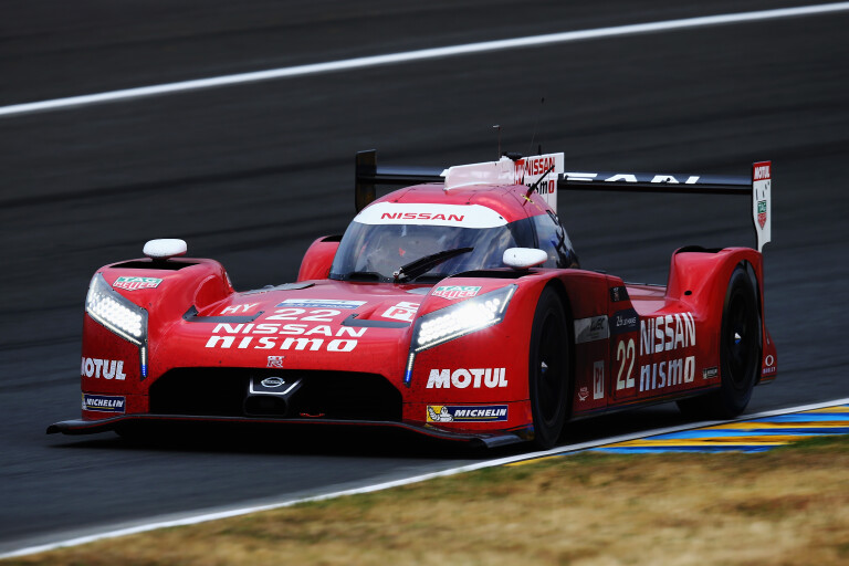 Motor Features Nissan GT R LM